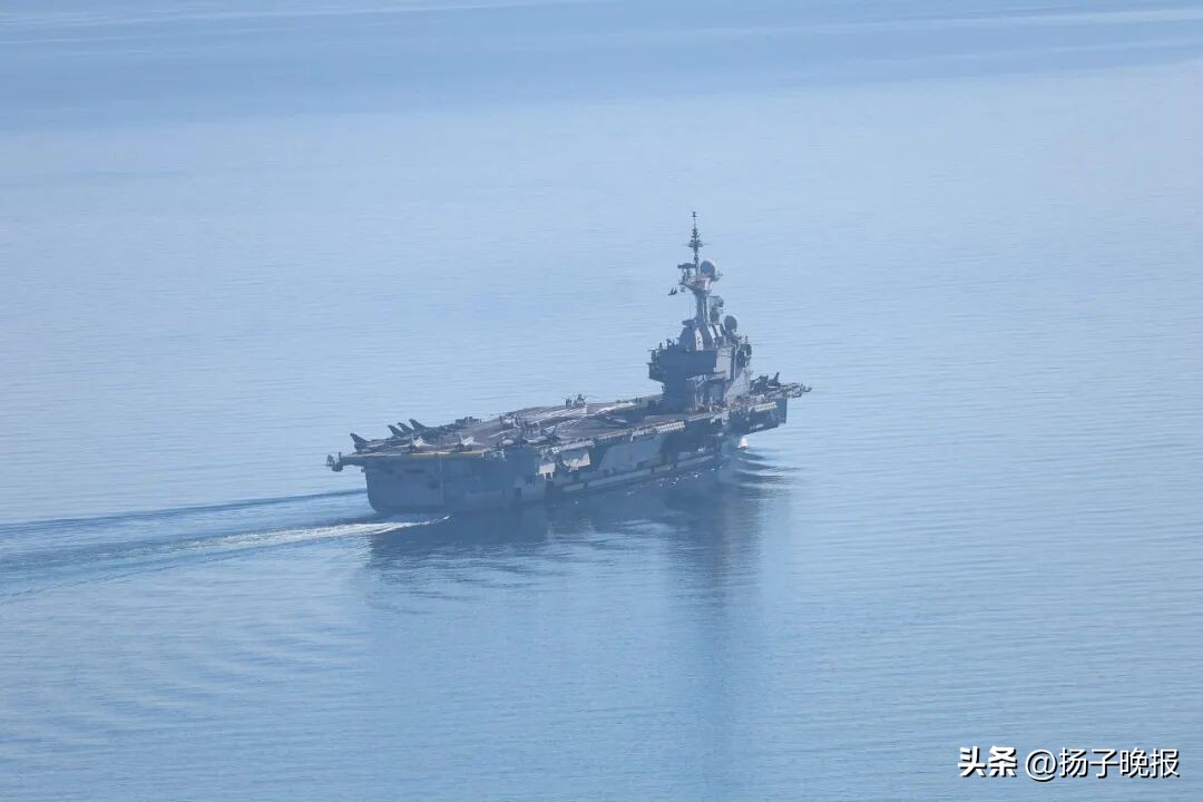 法国“戴高乐”号航母正驶向红海，准备为霍尔木兹海峡护航！